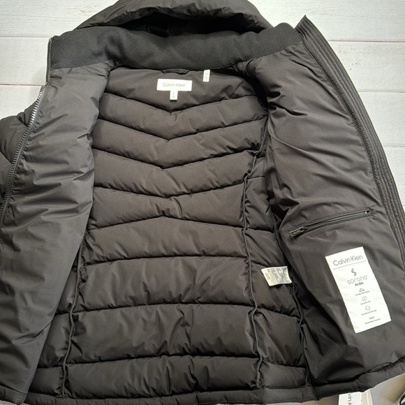 NWT - Calvin Klein Puffer Jacket - Picture 8 of 9